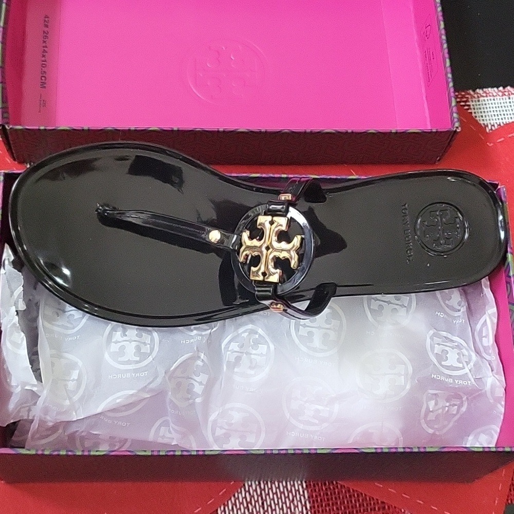 BRAND NEW TORY BURCH FLATS